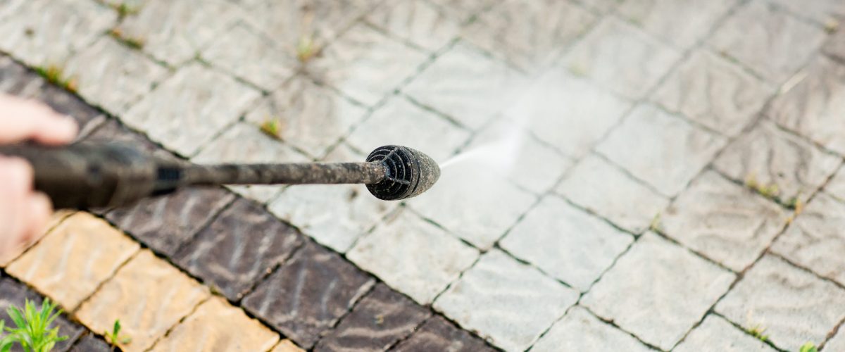 Czyszczenie kostki brukowej Gliwice - mycie lejcą pod ciśnieniem